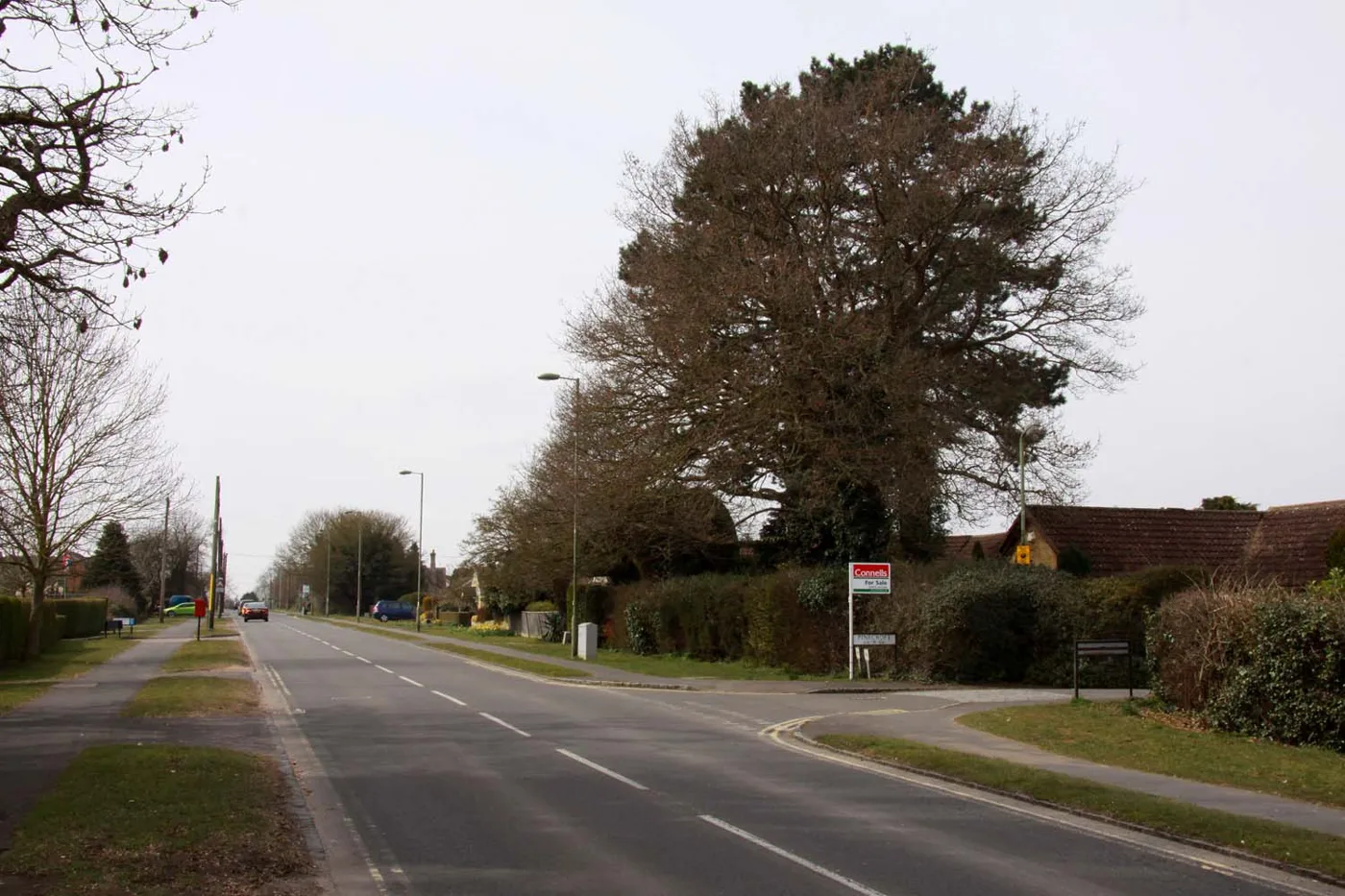 Alvescot Road, Carterton, which forms the southern edge of the new school street zone and is the road residents told the county parking would move onto